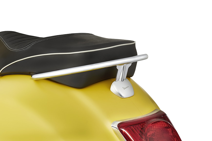 Soporte de sujeción de la tapa de la Vespa GTS by Rizoma