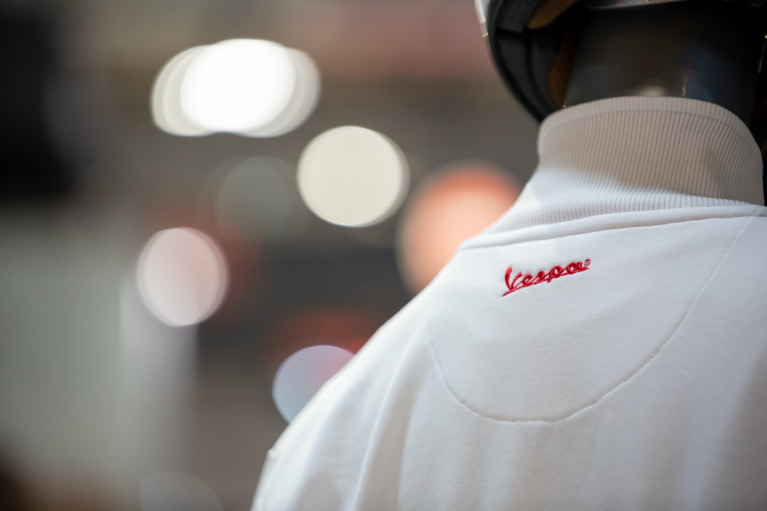 Vespa Sudadera Chaqueta Racing Sixties 60s blanco / rojo