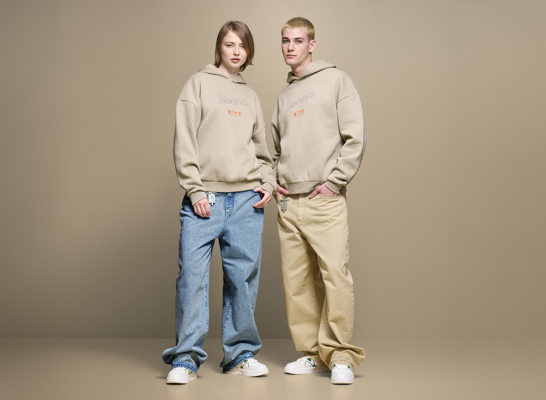 Vespa Sudadera Nomad beige Colección DEC