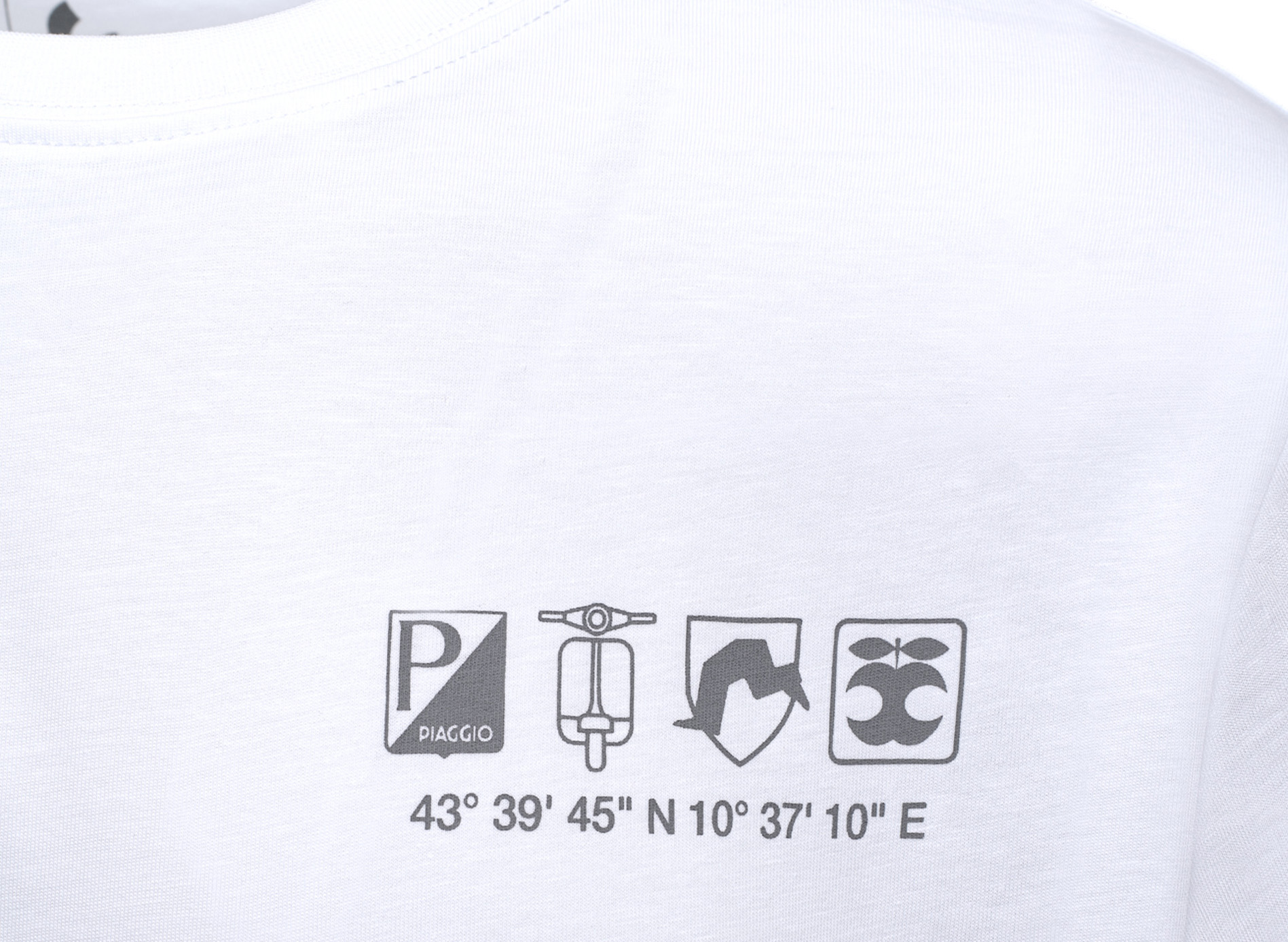 Camiseta Vespa Colección Holy white DEC